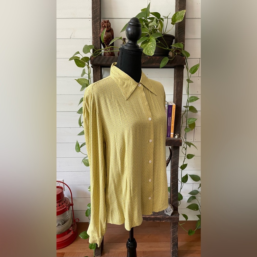 L. L. Bean: Yellow and Gray 100% Rayon Pattern Button Down Shirt - Picture 10 of 17